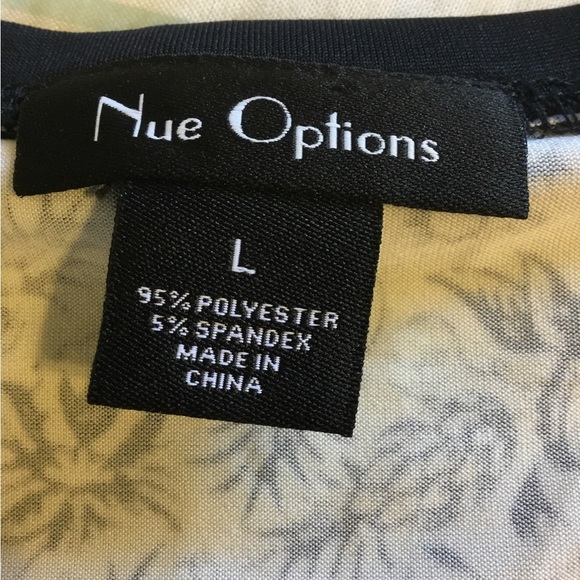 Neu Options Black and white print top size large. 5% spandex = stretchy. - Picture 3 of 5